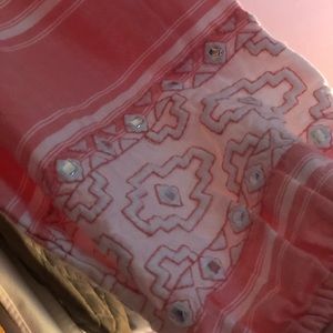 “Crown Ivy” linen top